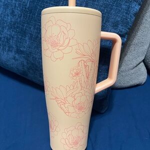 ✨Bru Mate✨ 40 oz Cactus Flower Era Tumbler
